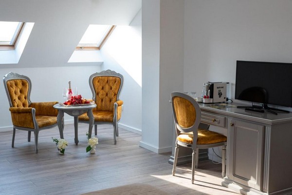 Turn medieval Carul din Stele