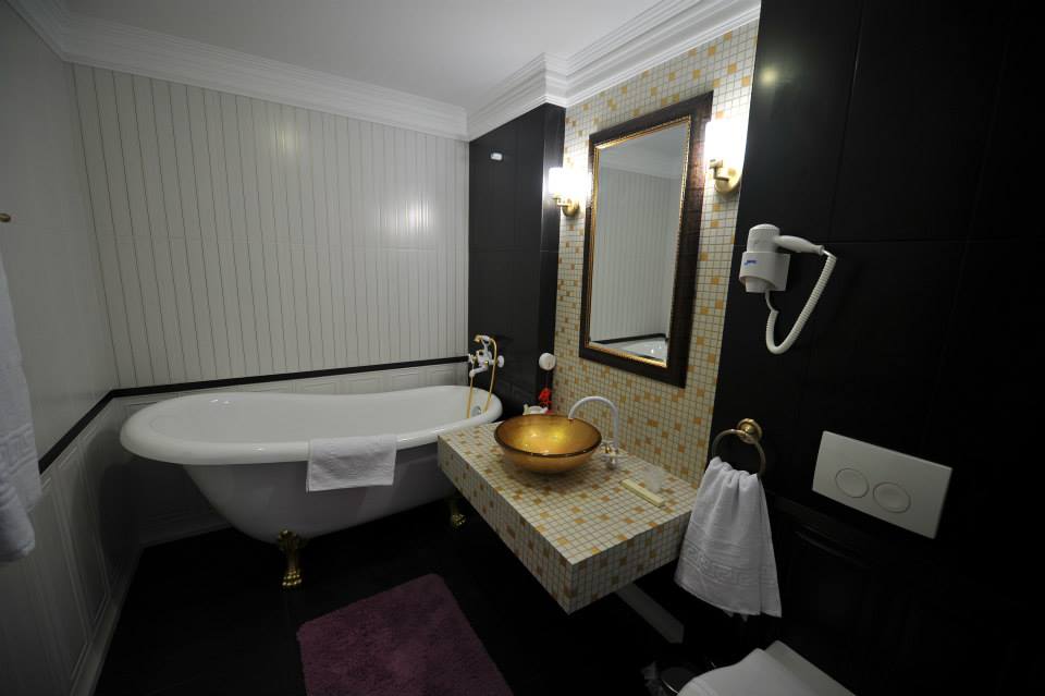 Turn medieval Carul din Stele