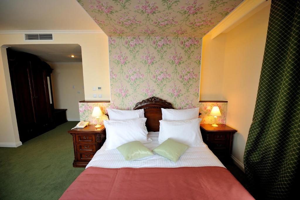 Turn medieval Carul din Stele